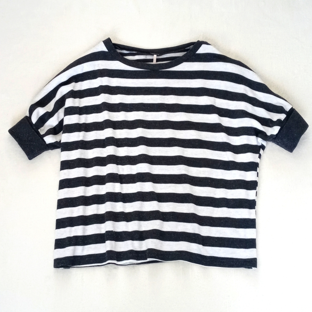 Poof! Super Cute Women’s Nautical Dark Grey Striped Short Sleeve Sweater Top L